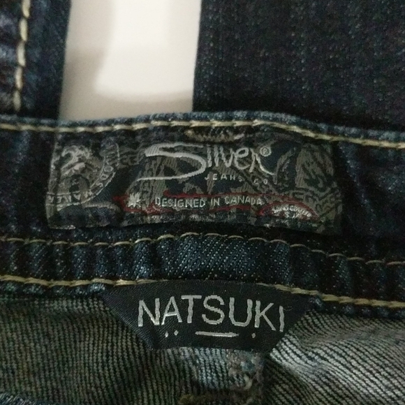 Silver Natsuki Dark Wash Boot Cut Jeans - size 27 - Picture 2 of 7